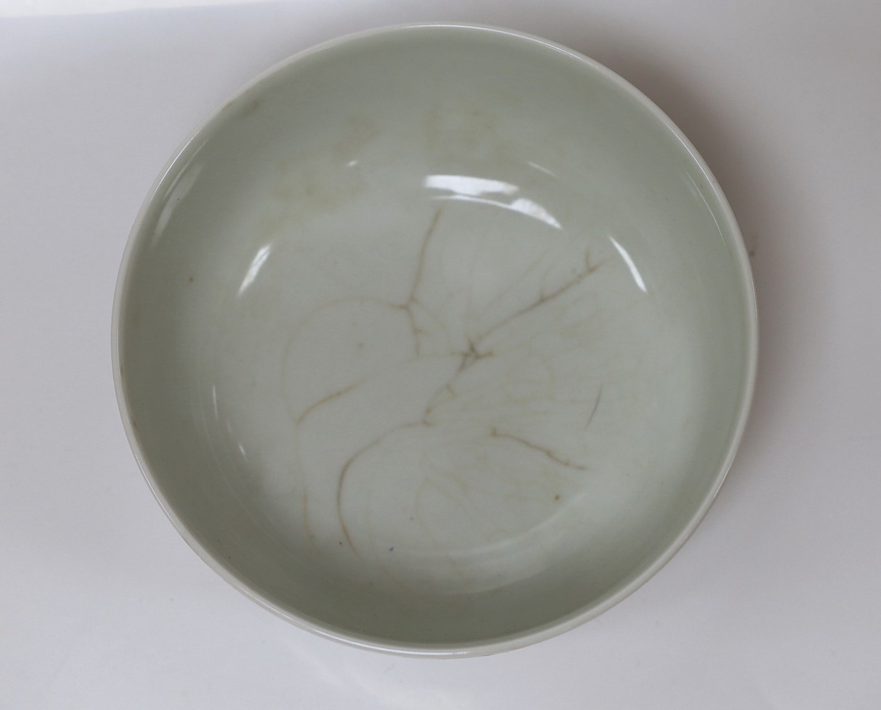 A Chinese peach bowl, 15cms diameter